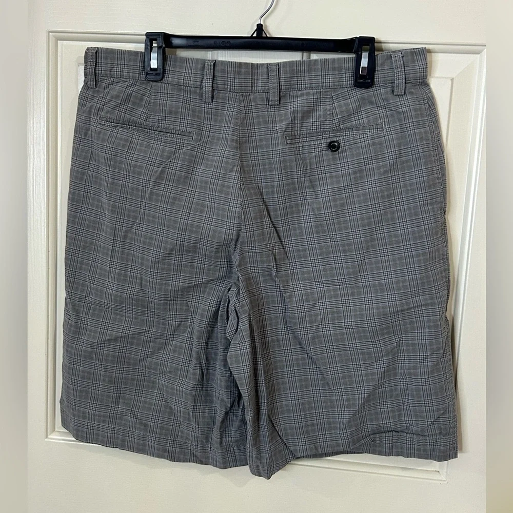 Banana Republic Men’s Size 36 Plaid 11” Chino Shorts